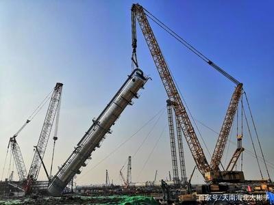 徐工兩千噸履帶吊連云港吊裝